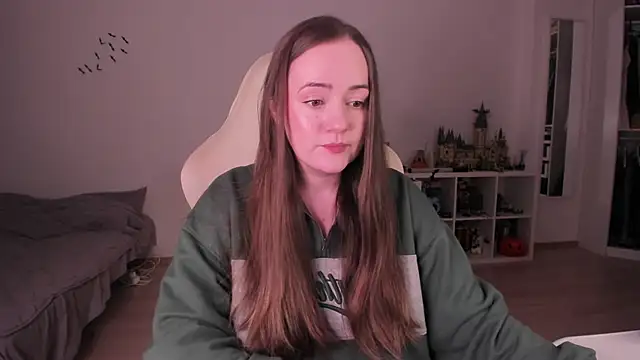 WalkingGirl online show from 27, 11, 2025