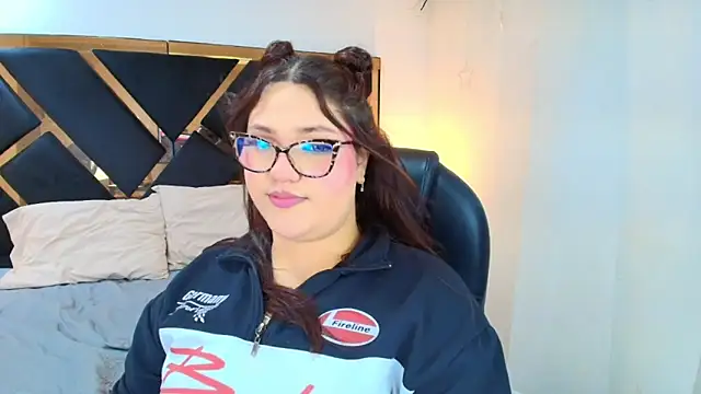 Camiila Osorio online show from 8, 5, 2026