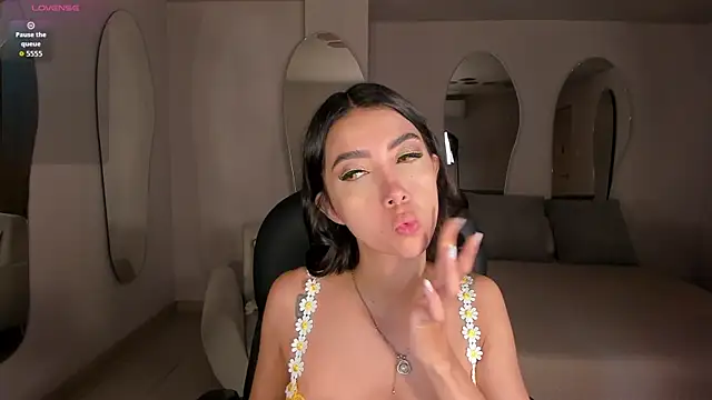 Snapshot of ValeriaVelvet chatting on 28, 5, 2026 ValeriaVelvet online show from 28, 5, 2026
