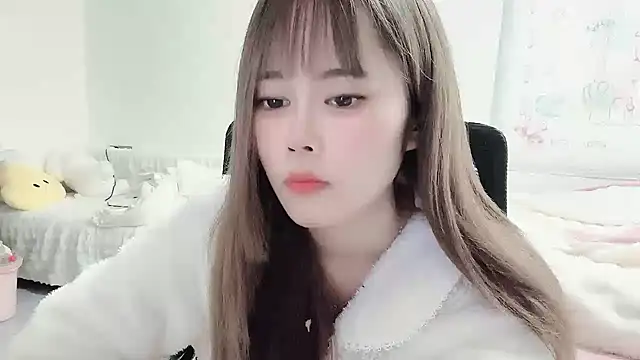 Snapshot of Jia-Xin- chatting on 8, 12, 2024 Jia-Xin- online show from 8, 12, 2024