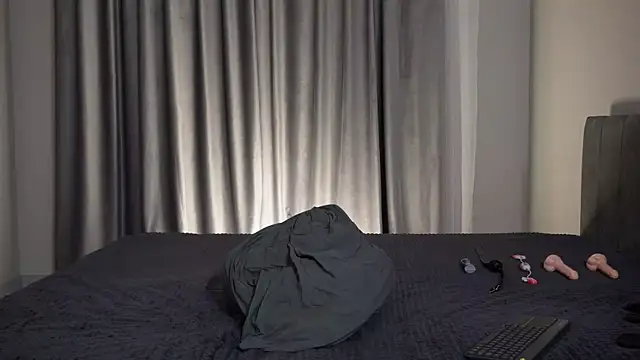 Nik Sharp online show from 13, 5, 2026