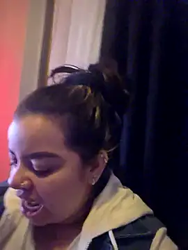 Snapshot of MiahJoness chatting on 12, 10, 2025 MiahJoness online show from 12, 10, 2025