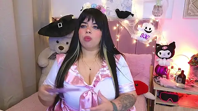 Snapshot of MiahJoness chatting on 23, 10, 2025 MiahJoness online show from 23, 10, 2025