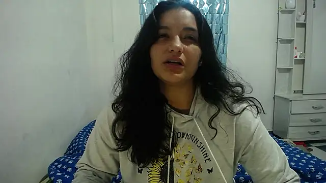 Snapshot of Laurenkenner_ chatting on 2, 12, 2024 Laurenkenner  online show from 2, 12, 2024