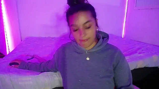 Snapshot of Laurenkenner_ chatting on 18, 3, 2025 Laurenkenner  online show from 18, 3, 2025