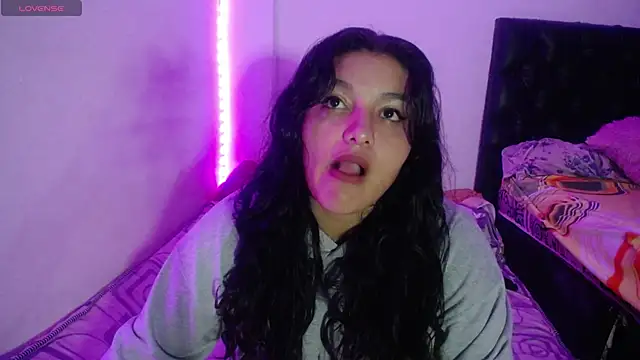 Snapshot of Laurenkenner_ chatting on 10, 9, 2025 Laurenkenner  online show from 10, 9, 2025