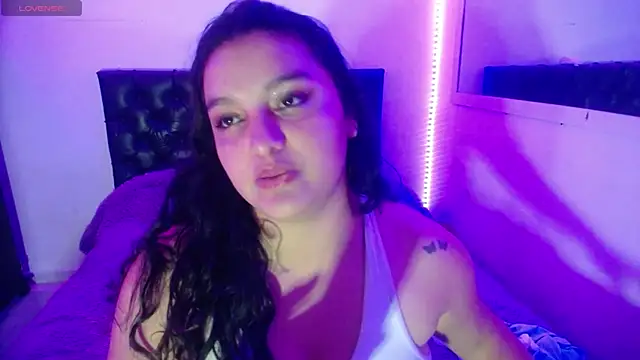 Snapshot of Laurenkenner_ chatting on 10, 10, 2025 Laurenkenner  online show from 10, 10, 2025