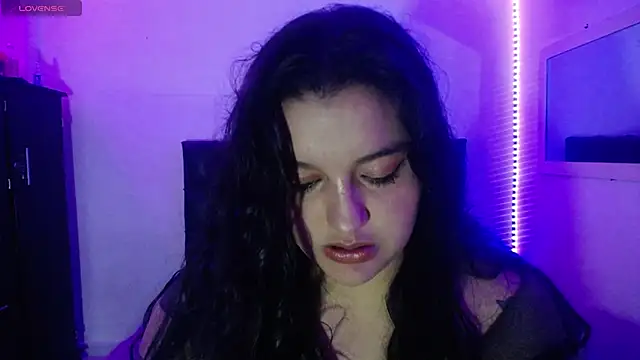 Snapshot of Laurenkenner_ chatting on 11, 10, 2025 Laurenkenner  online show from 11, 10, 2025