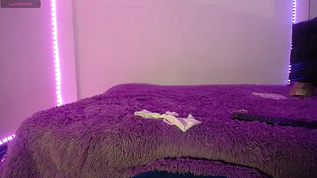 Snapshot of Laurenkenner_ chatting on 14, 10, 2025 Laurenkenner  online show from 14, 10, 2025