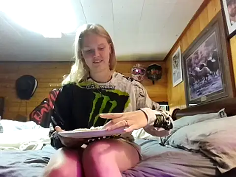 Ryan and Aurora online show from 11, 5, 2026