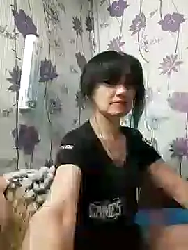 Snapshot of SweetLeila40 chatting on 22, 2, 2025 SweetLeila40 online show from 22, 2, 2025