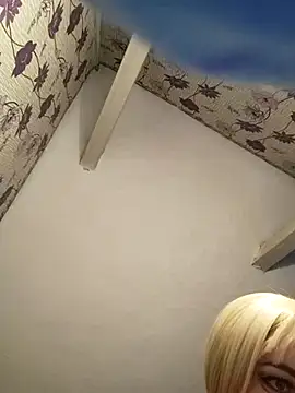 Snapshot of SweetLeila40 chatting on 7, 3, 2025 SweetLeila40 online show from 7, 3, 2025