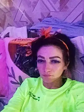 Snapshot of SweetLeila40 chatting on 27, 11, 2025 SweetLeila40 online show from 27, 11, 2025