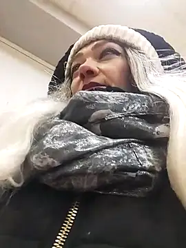 Snapshot of SweetLeila40 chatting on 18, 3, 2026 SweetLeila40 online show from 18, 3, 2026