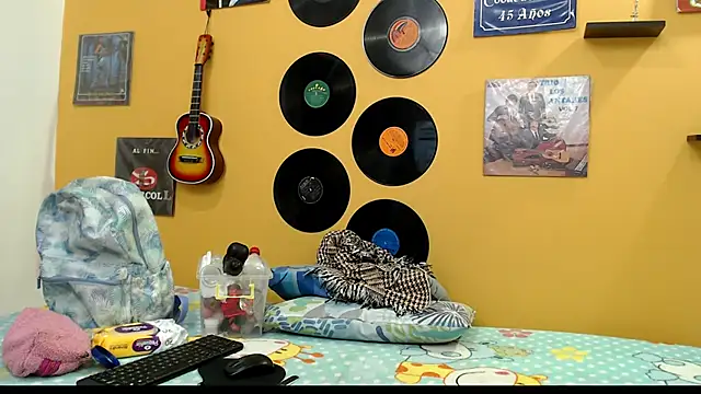 Snapshot of evaleribigtits18 chatting on 20, 2, 2025 evaleribigtits18 online show from 20, 2, 2025