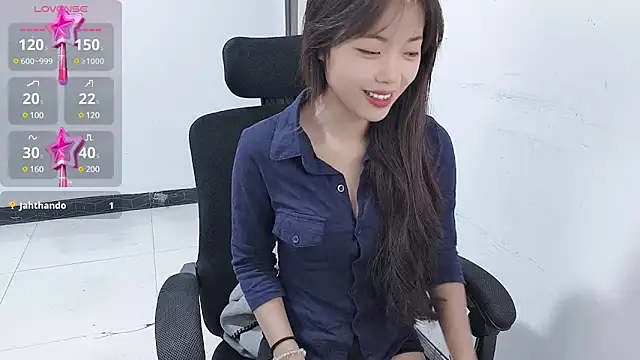 Snapshot of Lvy--v chatting on 26, 12, 2024 Lvy--v online show from 26, 12, 2024