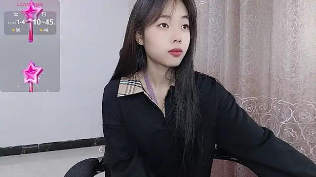 Snapshot of Lvy--v chatting on 25, 1, 2025 Lvy--v online show from 25, 1, 2025