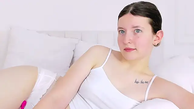 MoonAngelic online show from 11, 1, 2025