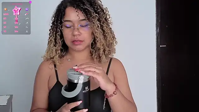 VitoriaFernandes online show from 17, 1, 2026