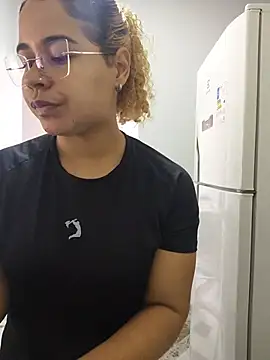 VitoriaFernandes online show from 10, 7, 2026