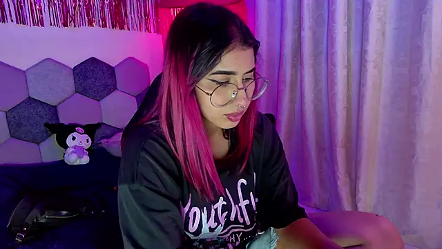 Horny tgn online show from 21, 2, 2026