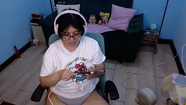 Snapshot of X_CHERRY_XX chatting on 20, 7, 2026 X CHERRY XX online show from 20, 7, 2026