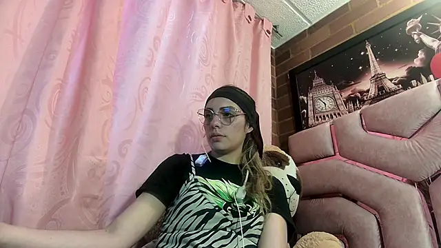 ValeriaLacrozee online show from 16, 7, 2026
