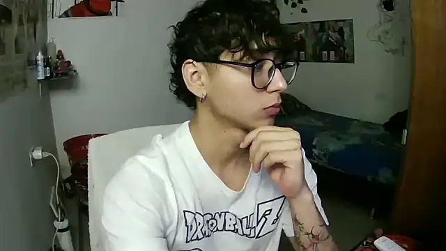Snapshot of Dillom420 chatting on 19, 12, 2025 Dillom420 online show from 19, 12, 2025