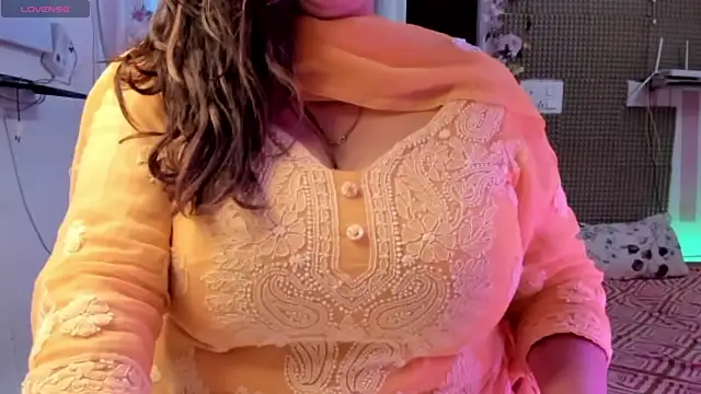 Gulabi Queen online show from 8, 3, 2025