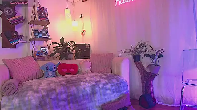 HANNAH LOVEE online show from 20, 6, 2026