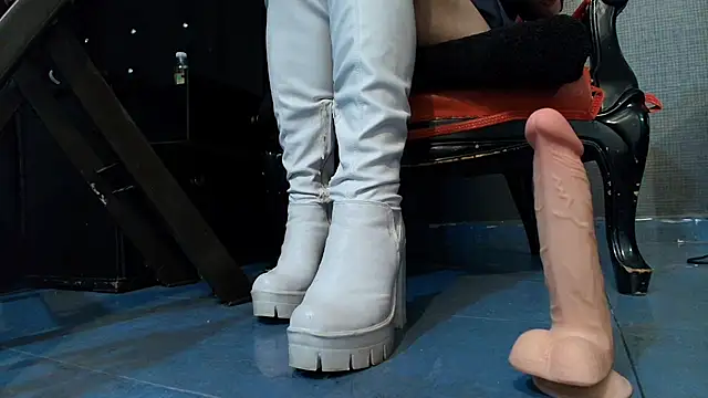 LusstCruella online show from 2, 2, 2025