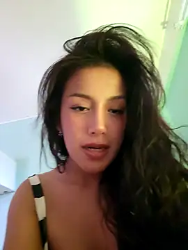 Snapshot of Lau1127 chatting on 8, 9, 2025 Lau1127 online show from 8, 9, 2025