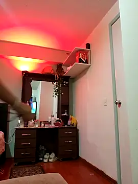 Snapshot of Lau1127 chatting on 14, 10, 2025 Lau1127 online show from 14, 10, 2025