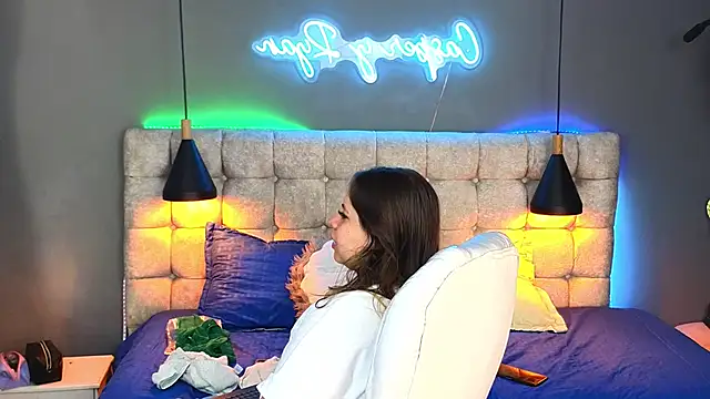 Laia and Aloby online show from 12, 12, 2024