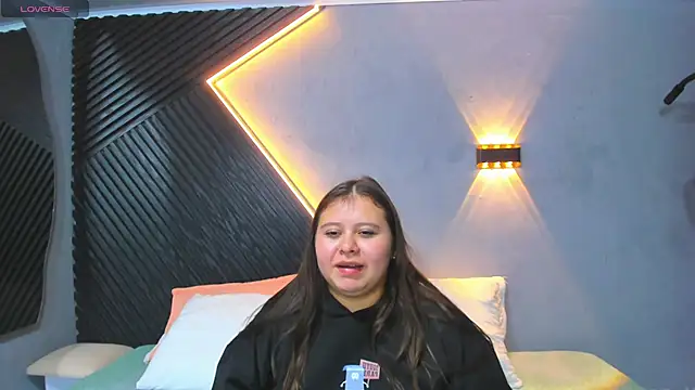 Laia and Aloby online show from 14, 7, 2026