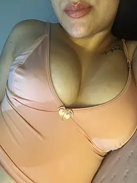 Snapshot of La_Milli chatting on 5, 3, 2026 La Milli online show from 5, 3, 2026