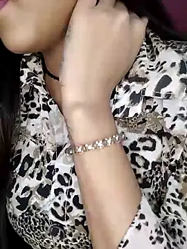 Sreya213 online show from 25, 1, 2025