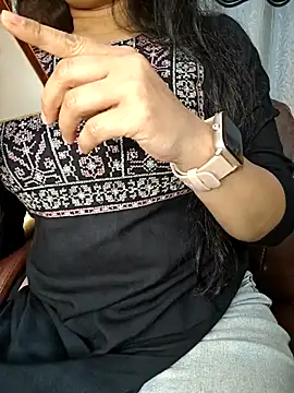 Snapshot of Rina777o chatting on 6, 8, 2026 Rina777o online show from 6, 8, 2026