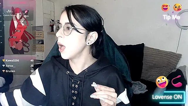 Snapshot of LisandreLaVenale chatting on 6, 1, 2025 LisandreLaVenale online show from 6, 1, 2025