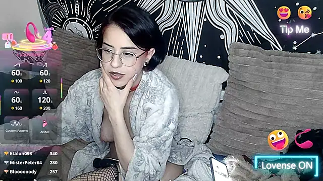 Snapshot of LisandreLaVenale chatting on 5, 3, 2025 LisandreLaVenale online show from 5, 3, 2025