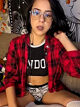 Snapshot of LisandreLaVenale chatting on 5, 10, 2025 LisandreLaVenale online show from 5, 10, 2025