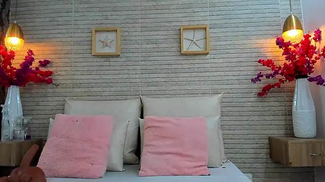 IssabellaLopez online show from 27, 10, 2025