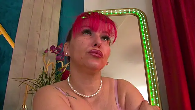 Foxxxy MILF online show from 7, 5, 2026