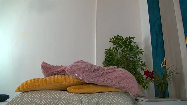Foxxxy MILF online show from 3, 8, 2026