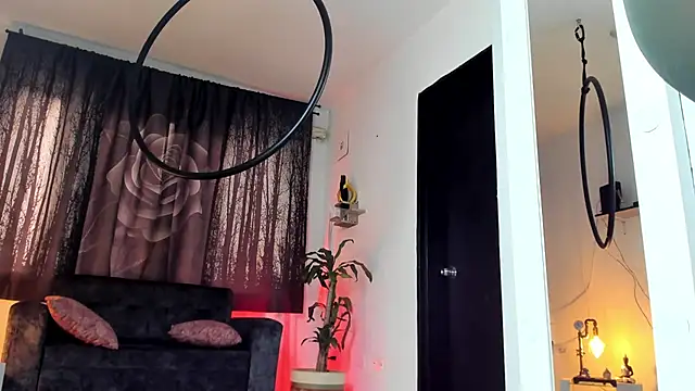 Snapshot of Alaia_Love77 chatting on 17, 11, 2025 Alaia Love77 online show from 17, 11, 2025