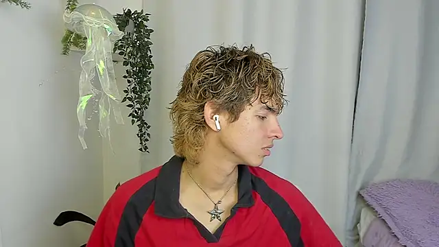 santy-kitty online show from 8, 10, 2025