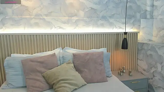 EmaBakker online show from 28, 7, 2026
