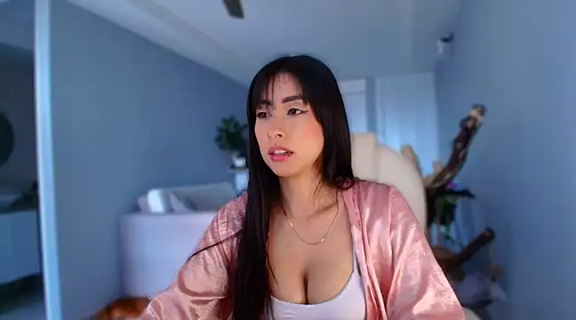 auroracaruso11 online show from 1, 3, 2025