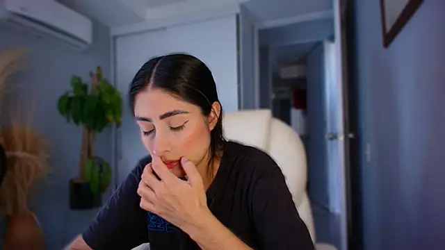 auroracaruso11 online show from 21, 9, 2025