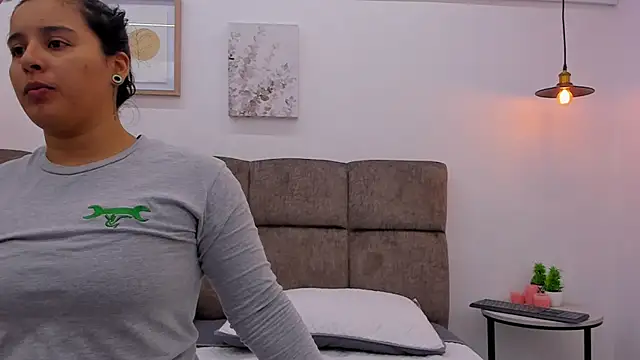 Dilan y Mia online show from 22, 1, 2025